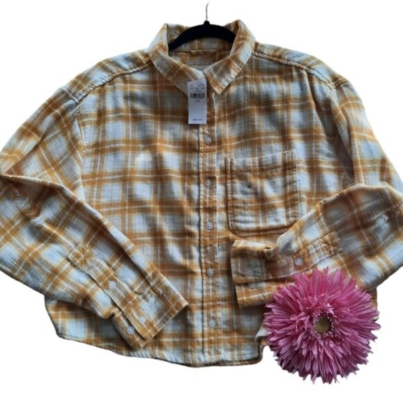 American Eagle Flannel Plaid Semi Cropped Button Down Top - Picture 3 of 13